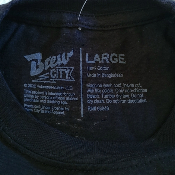 Brew🍺 City🏙 Budweiser Graphic Tee👕 - NWT - Picture 4 of 12